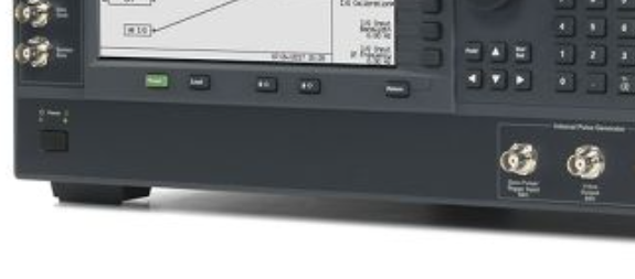 Keysight E8267D 003 004 007 009 016 403 544 602 1EH H18 HCC SP1 SP2 UNT UNW UNY PSG Vektorsignalgenerator (100 kHz bis 44 GHz)