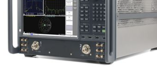 Keysight N5222B 419 PNA Mikrowellen-Netzwerkanalysator (900 Hz bis 26,5 GHz)
