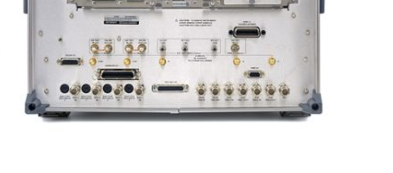 Keysight N5245B 021 029 423 UNY Win10 PNA-X Mikrowellen-Netzwerkanalysator (900 Hz bis 50 GHz)